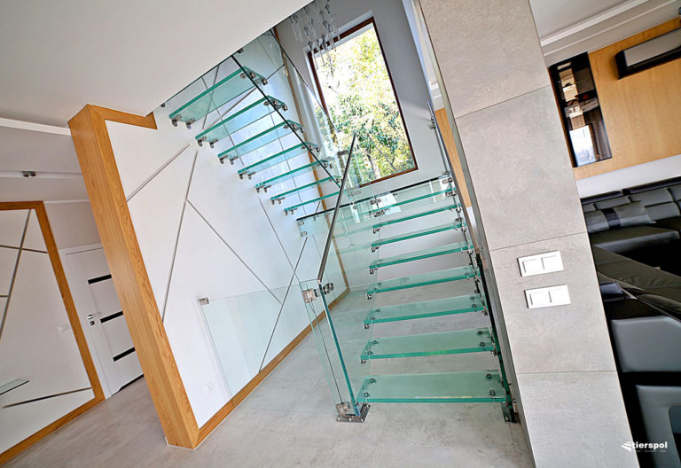 Dlaczego jeszcze nie masz znakomitych szklanych schodów?