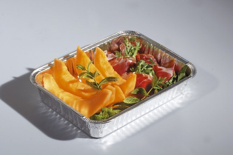 Foremki aluminiowe w gastronomii – dlaczego nadal są niezastąpione?